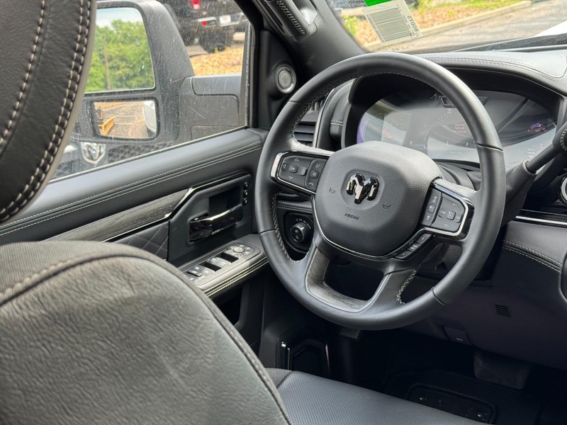 Ram 3500 Vehicle Image 20