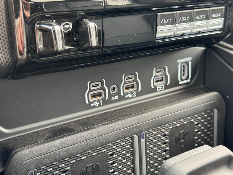 Ram 3500 Vehicle Image 28