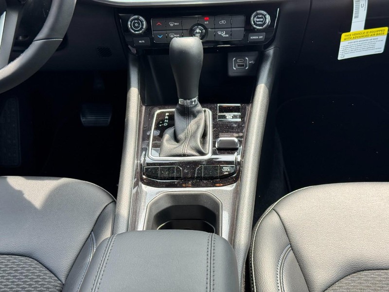 Jeep Compass Vehicle Image 19