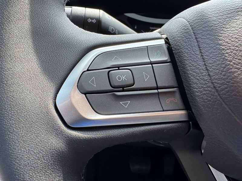 Jeep Compass Vehicle Image 21