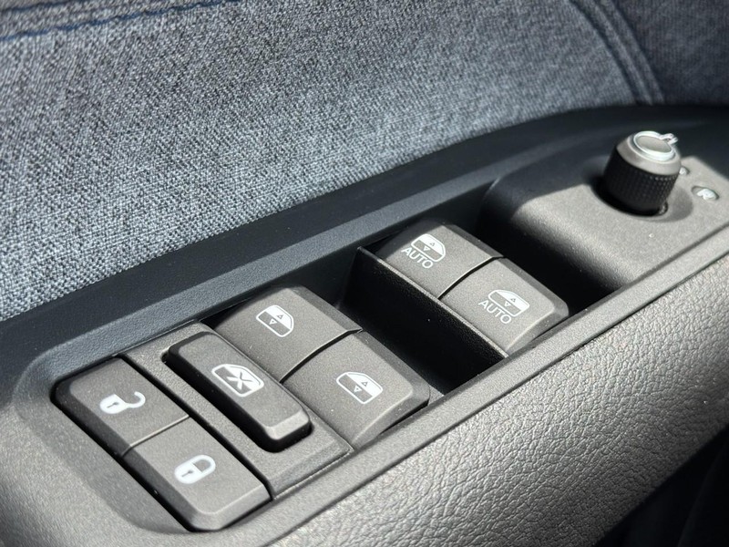 Jeep Compass Vehicle Image 26