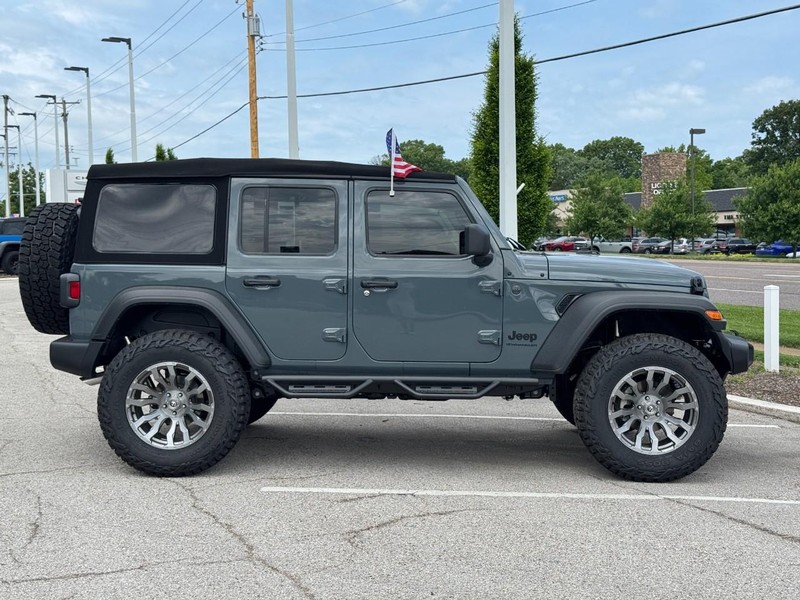 Jeep Wrangler Vehicle Image 02