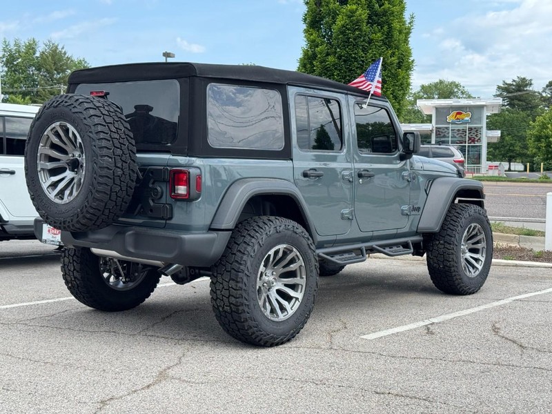 Jeep Wrangler Vehicle Image 03