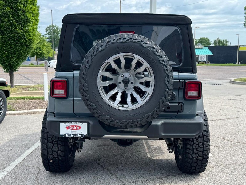 Jeep Wrangler Vehicle Image 12