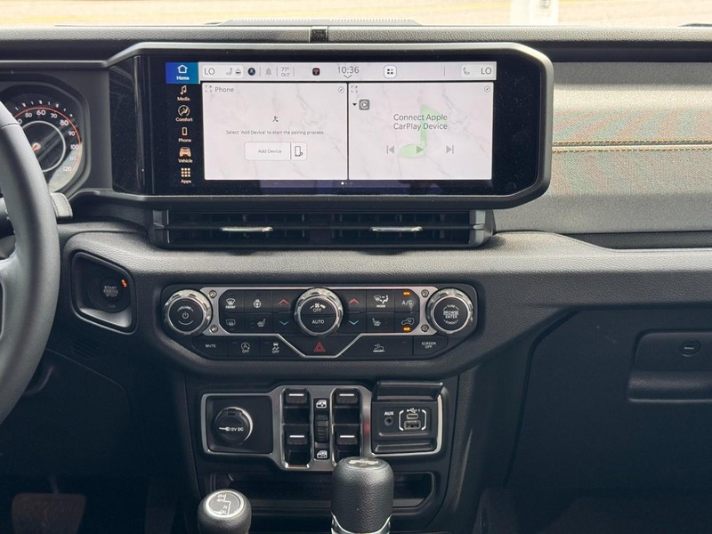 Jeep Wrangler Vehicle Image 17