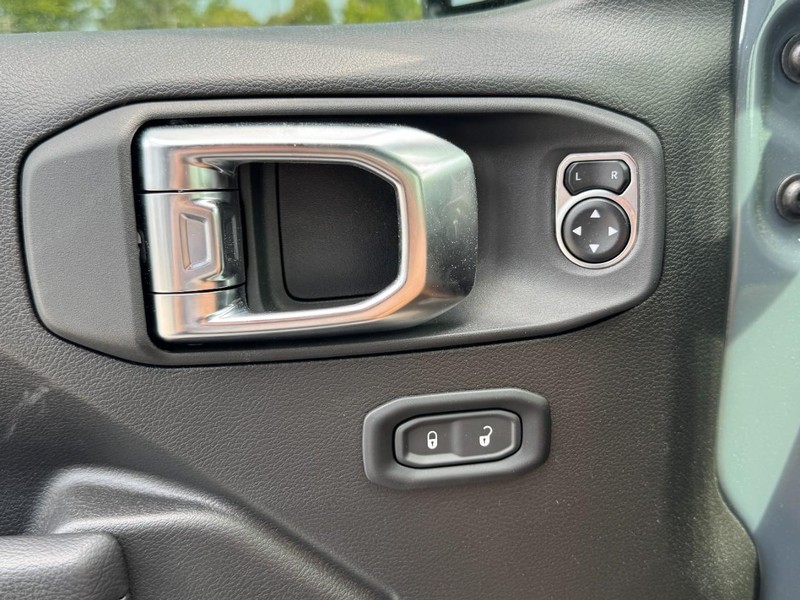 Jeep Wrangler Vehicle Image 20