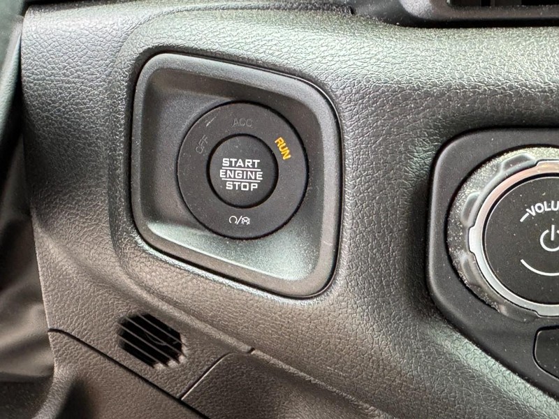 Jeep Wrangler Vehicle Image 24