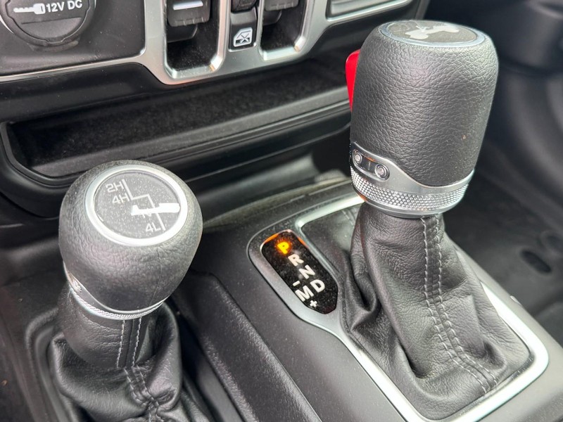 Jeep Wrangler Vehicle Image 25