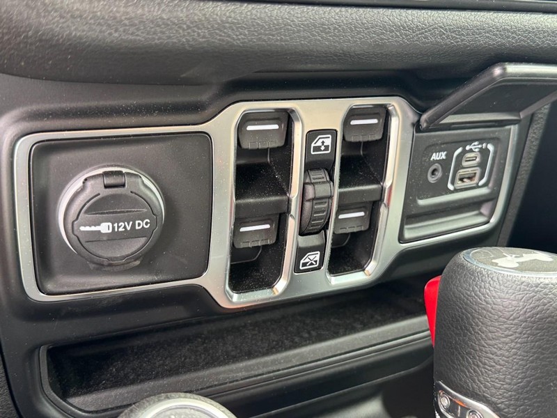 Jeep Wrangler Vehicle Image 26