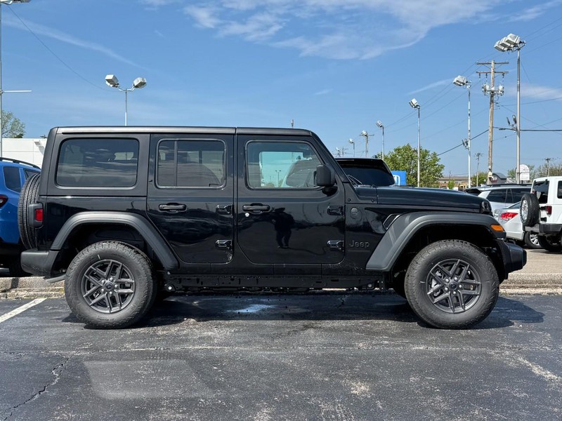 Jeep Wrangler Vehicle Image 02