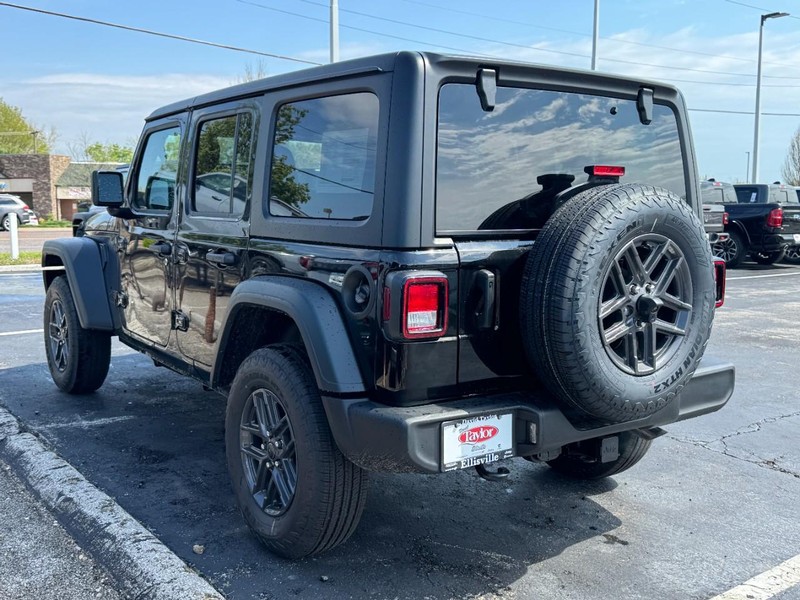 Jeep Wrangler Vehicle Image 04