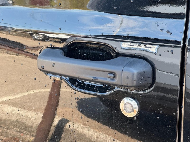 Jeep Wrangler Vehicle Image 11