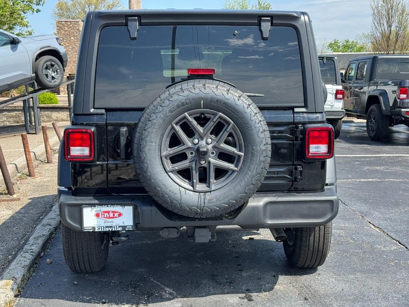 Jeep Wrangler Vehicle Image 13