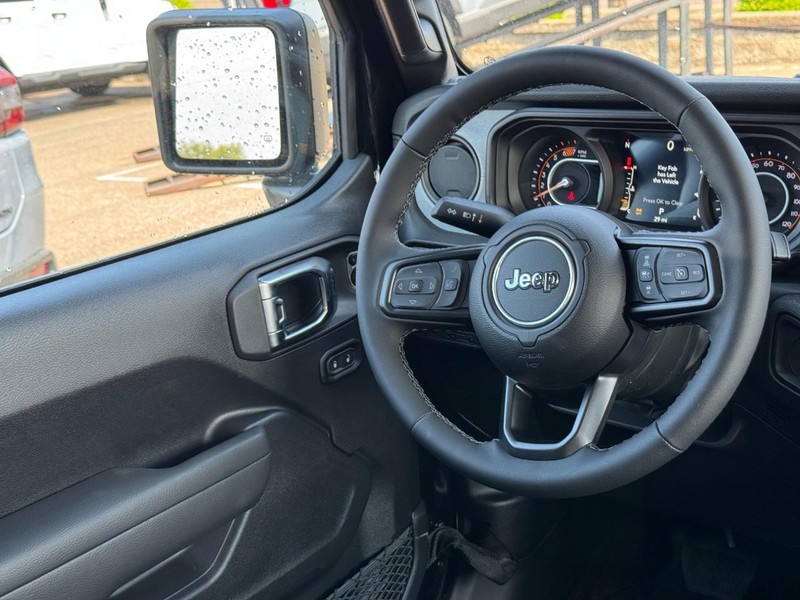 Jeep Wrangler Vehicle Image 16