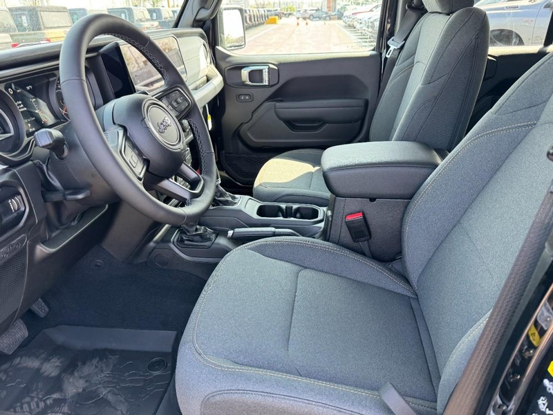 Jeep Wrangler Vehicle Image 20