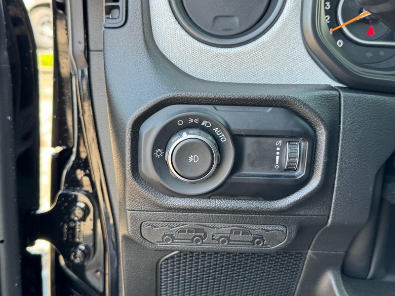 Jeep Wrangler Vehicle Image 22