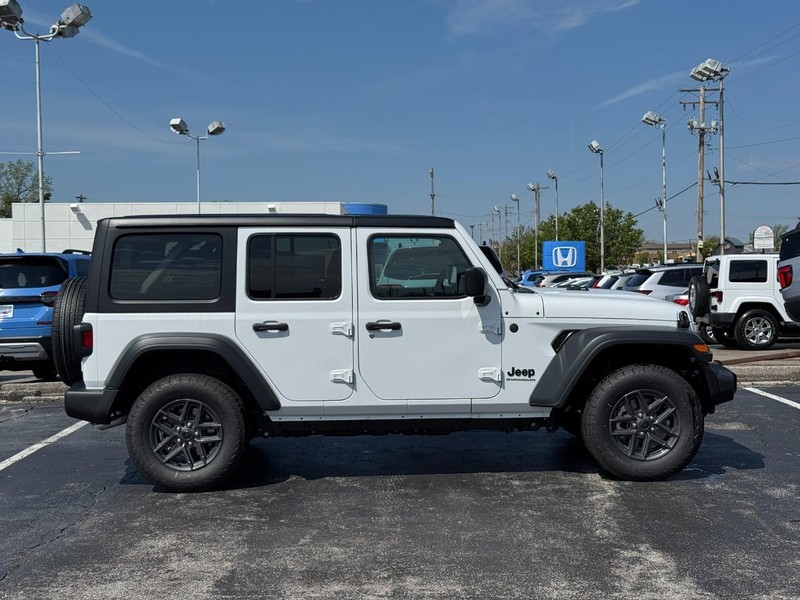 Jeep Wrangler Vehicle Image 02