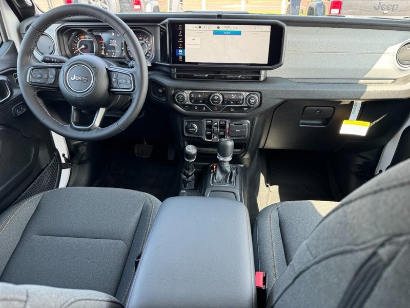 Jeep Wrangler Vehicle Image 16