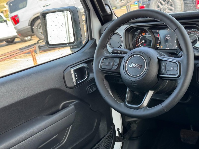 Jeep Wrangler Vehicle Image 17