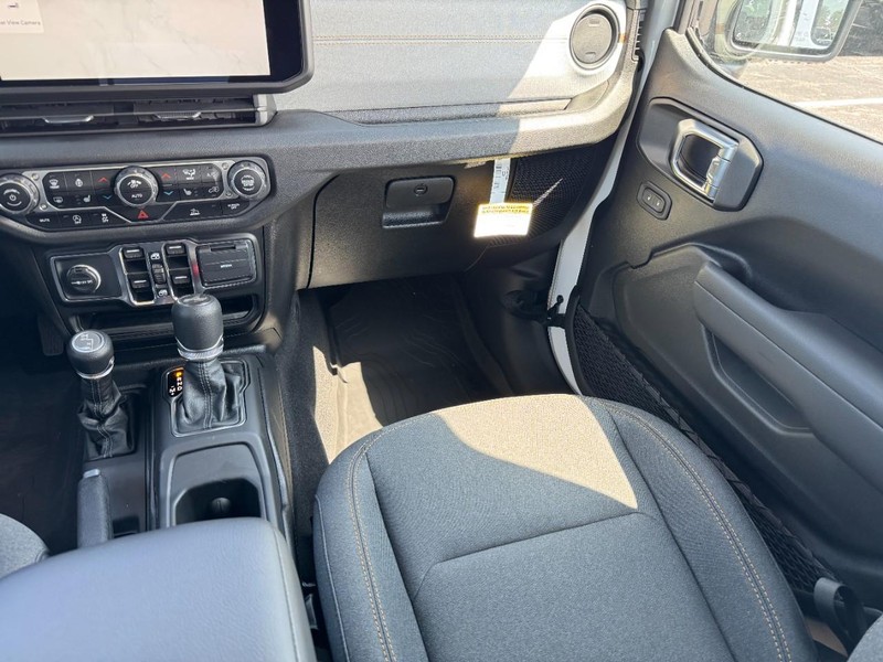 Jeep Wrangler Vehicle Image 20