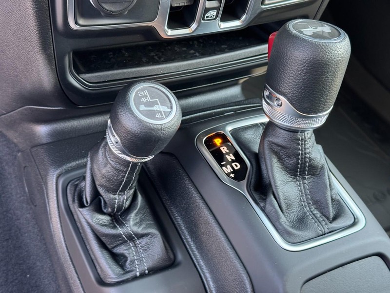 Jeep Wrangler Vehicle Image 26