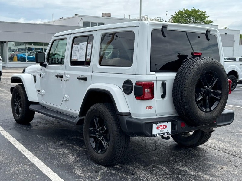 Jeep Wrangler Vehicle Image 04