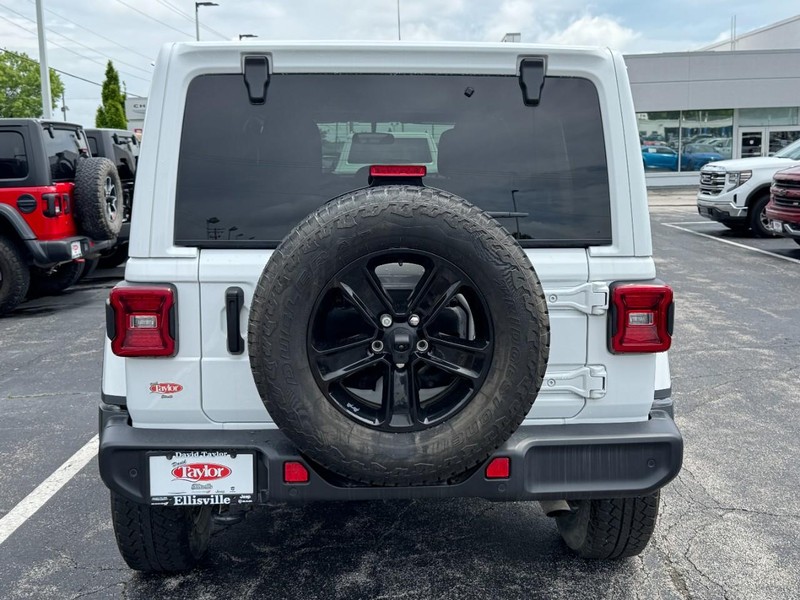 Jeep Wrangler Vehicle Image 13