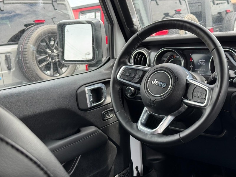 Jeep Wrangler Vehicle Image 16