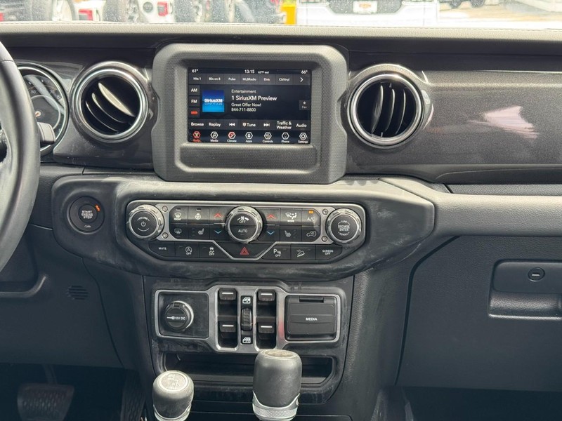 Jeep Wrangler Vehicle Image 17