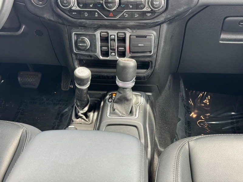 Jeep Wrangler Vehicle Image 18