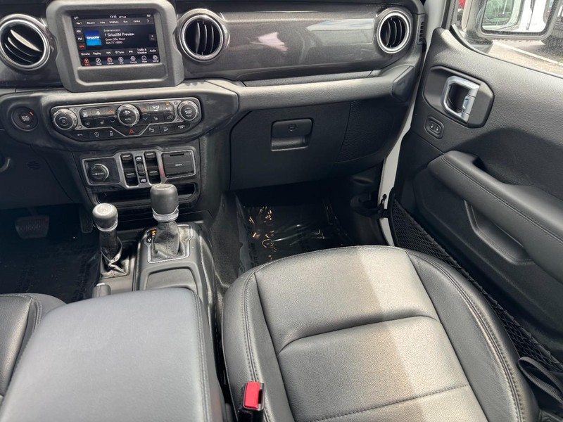 Jeep Wrangler Vehicle Image 19