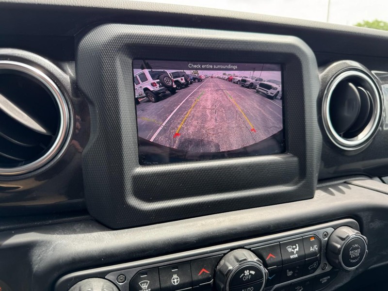 Jeep Wrangler Vehicle Image 28