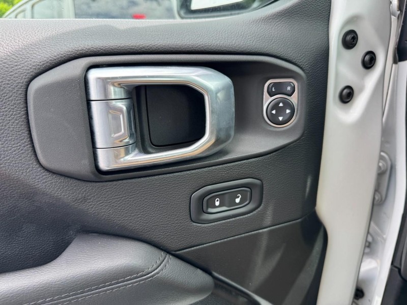 Jeep Wrangler Vehicle Image 29