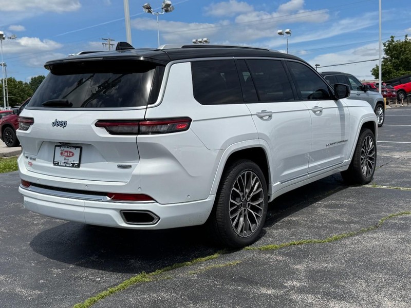 Jeep Grand Cherokee L Vehicle Image 03