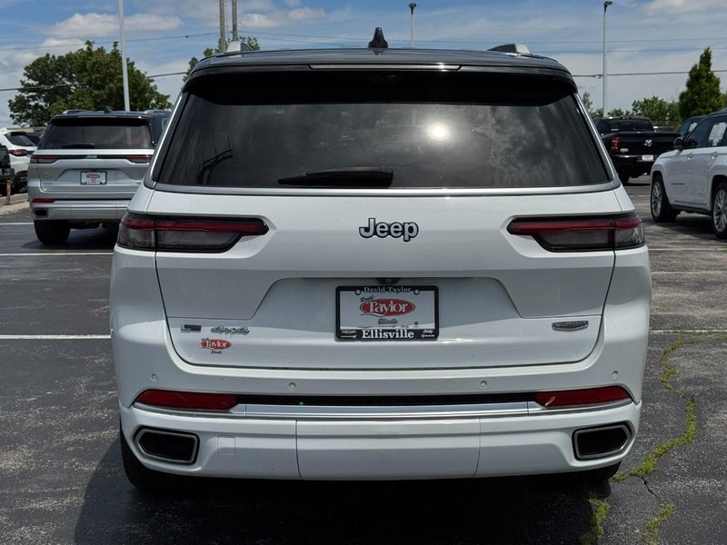 Jeep Grand Cherokee L Vehicle Image 16