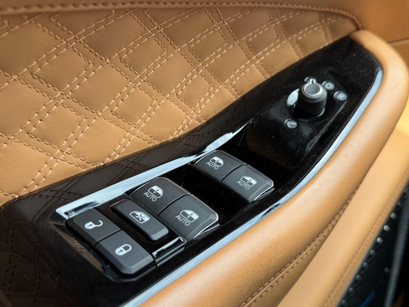 Jeep Grand Cherokee L Vehicle Image 31