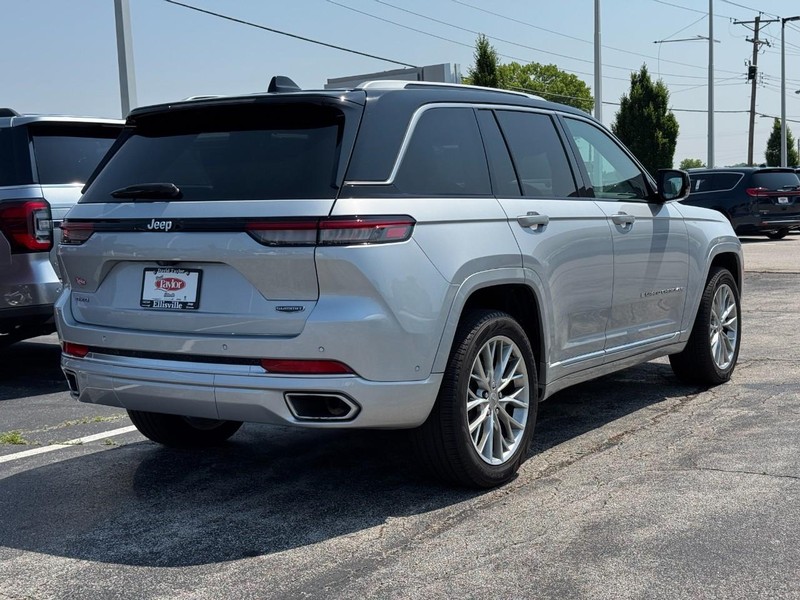 Jeep Grand Cherokee Vehicle Image 03