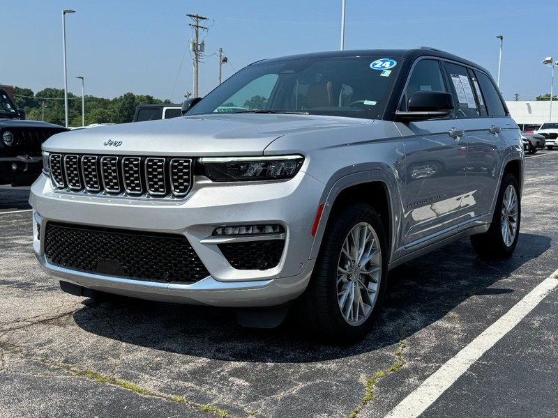 Jeep Grand Cherokee Vehicle Image 08