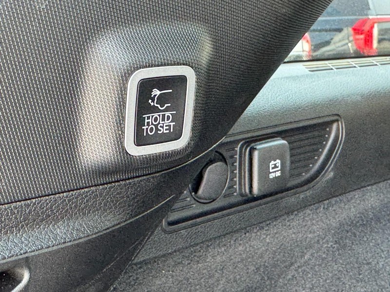 Jeep Grand Cherokee Vehicle Image 15