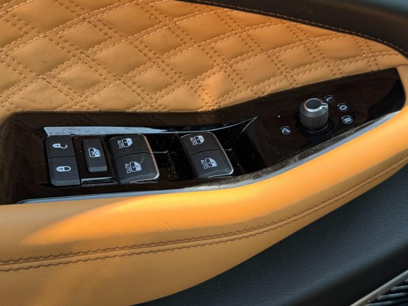 Jeep Grand Cherokee Vehicle Image 35