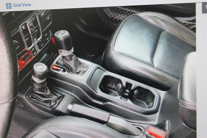 Jeep Wrangler Vehicle Image 04