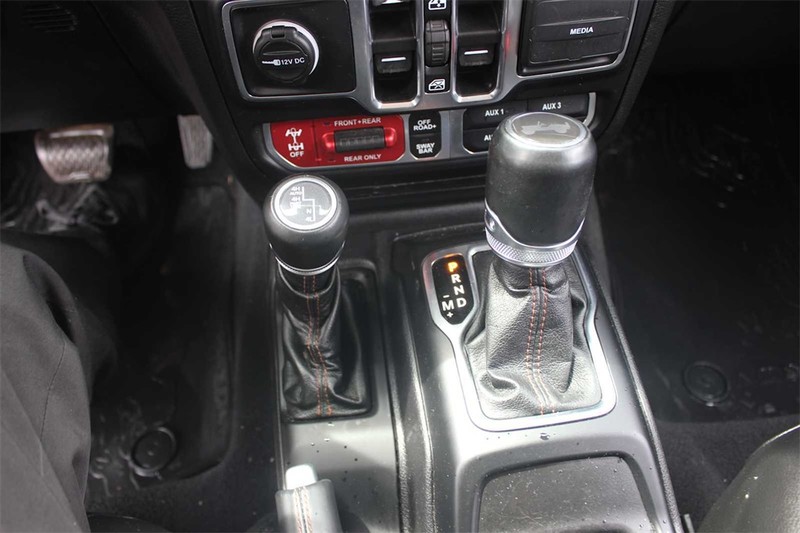 Jeep Wrangler Vehicle Image 38