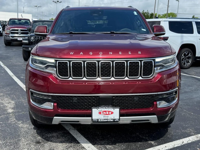 Jeep Wagoneer Vehicle Image 09