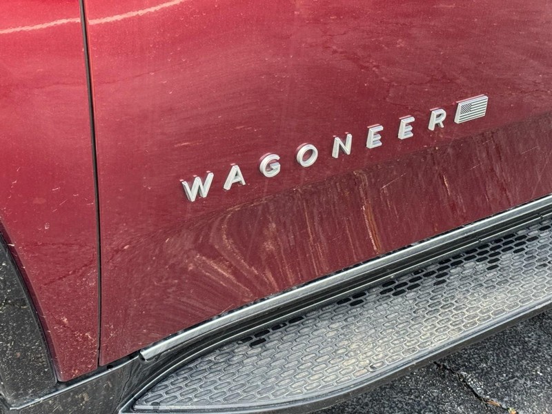 Jeep Wagoneer Vehicle Image 11