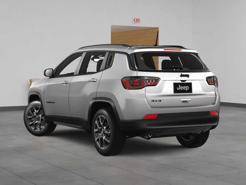 Jeep Compass Vehicle Image 04