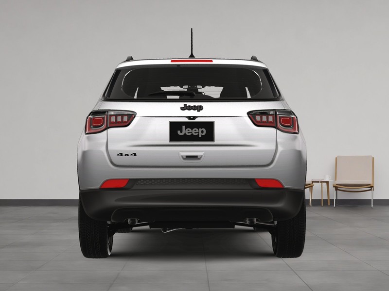 Jeep Compass Vehicle Image 13