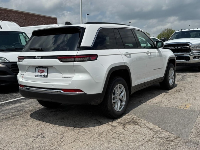 Jeep Grand Cherokee Vehicle Image 03