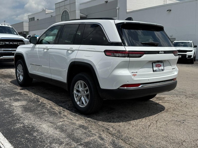 Jeep Grand Cherokee Vehicle Image 04