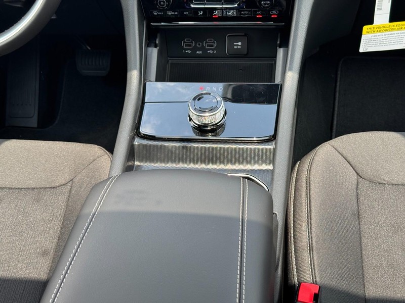 Jeep Grand Cherokee Vehicle Image 20
