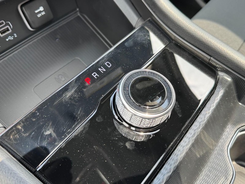 Jeep Grand Cherokee Vehicle Image 24